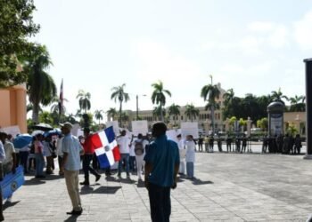 Palacio Nacional Bajo Presión: Psicólogos y Pilotos Exigen Fin a Promesas Vacías
