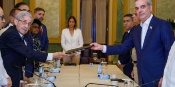 Informe del CES incluye propuesta para regular mano de obra extranjera