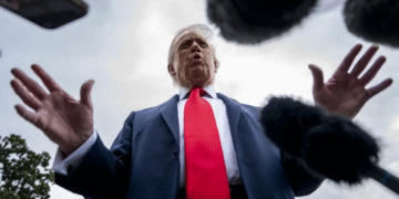 Trump exige reprimenda a España por su gasto