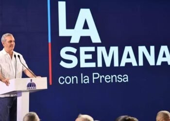 Abinader Frente a la Prensa: La Semanal que Domina las Noticias
