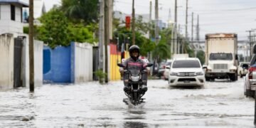 SOS El Almirante: ¡Calles parecen el río Ozama y nadie responde!