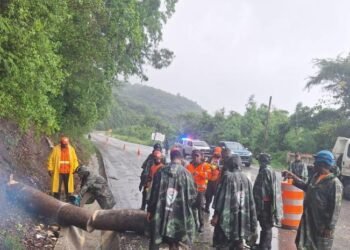 Barahona Bajo Alerta: El Platón Totalmente Incomunicado y Aislado