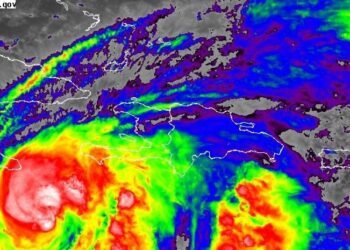 ¡Alerta máxima! Lluvias de Melissa azotan Santo Domingo y provincias esta tarde-noche