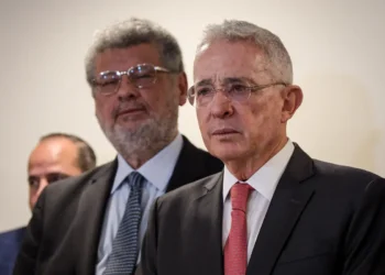 Justicia colombiana anula condena a Álvaro Uribe: Giro histórico para el expresidente