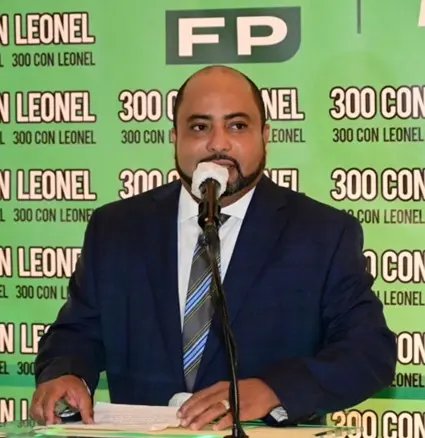 Geraldo Rosario: ¡La ineficiencia del Gobierno RD se cocina en NY!