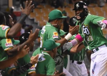 ¡Invictas! Las Estrellas Demuestran Poderío Imparable en el Béisbol Dominicano
