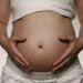 Tu microbiota materna: la clave científica que blinda tu embarazo