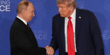 Trump Anuncia Cumbre con Putin en Budapest para Finalizar Guerra Ucrania
