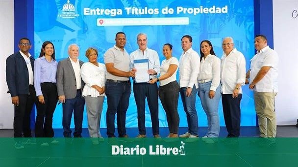 Luis Abinader: Sabana Perdida consolida su futuro con títulos de propiedad