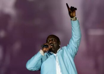 ¡De no creer! Akon arrestado por no ir a corte por multa de licencia suspendida