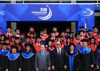 ASCA IDAC: ¡37 nuevos profesionales listos para volar en su 13ª investidura!