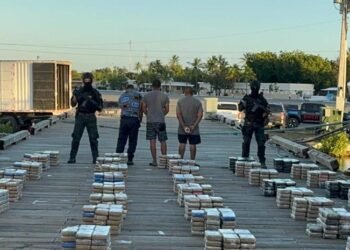 CAEN 1.5 TONELADAS de Cocaína en Baní: Tres Hombres Arrestados en Golpe al Narcotráfico