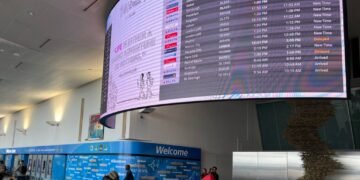 Cierre de Gobierno paraliza Aeropuertos NY: ¡Caos aéreo!