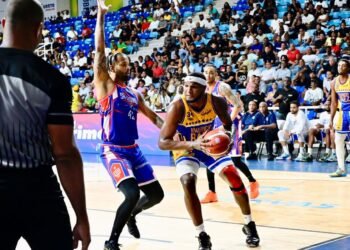 Mauricio Báez Imparable: ¡Novena Final Consecutiva de Baloncesto Distrital!