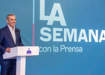 Abinader Lidera LA Semanal con la Prensa EN VIVO desde Punta Cana