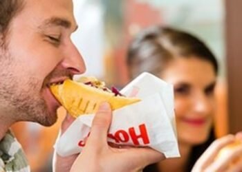 ALERTA ROJA: Consumo de ultraprocesados explica auge de cáncer de colon en jóvenes