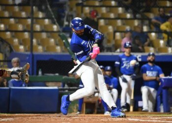 Campusano y Rojas Jr. Mandan en el Triunfo Azul
