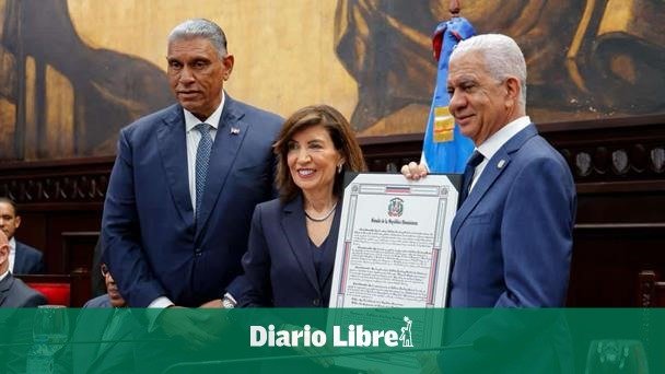 Hochul asegura protección total para dominicanos en NY