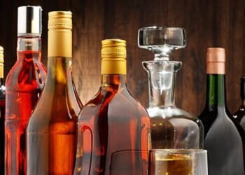 ¡No Te Envenenes! Identifica el Alcohol Adulterado con Estas Señales Infalibles