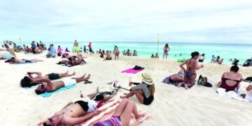 ¡ADIÓS VISAS! Migración simplifica entrada a turistas de varios países con solo pasaporte vigente