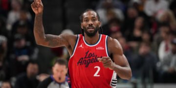 Clippers Aplastan a Rockets 128-108