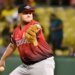 Travis Lakins Silencia a Águilas Cibaeñas con Blanqueada 6-0: Dominio Absoluto
