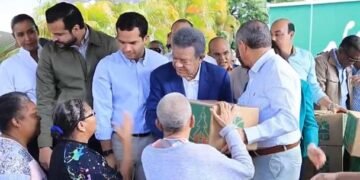Leonel Fernández enciende la Navidad: ¡El reparto de sus tradicionales cajas desborda la alegría