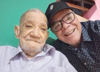 Miles despiden al Padre Santana Martínez en su último adiós