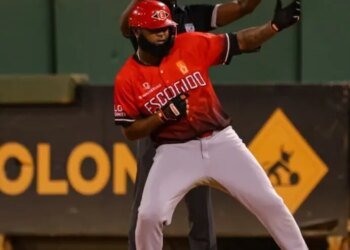 Lake y Navarro Imparables: 7-4 contra Toros