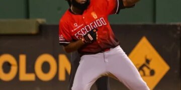 Lake y Navarro Imparables: 7-4 contra Toros