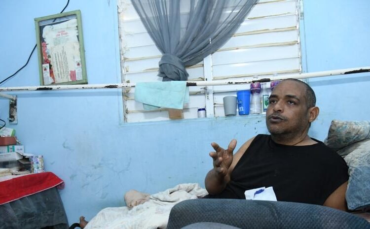 ¡Drama! Edema genital postra a Joan Manuel Batista: Su desesperado clamor por ayuda