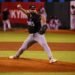 ¡Un Pie en la Final! Leones del Escogido Vencen a Gigantes