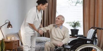 ¡Crisis geriátrica! Sociedad de Geriatría alerta colapso hospitalario para mayores