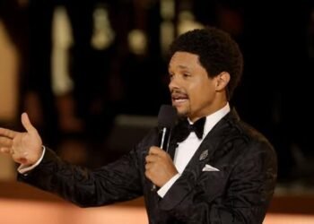 Trevor Noah de los Grammy ataca a Nicki Minaj y Trump: ¡La furia del presidente estalla!
