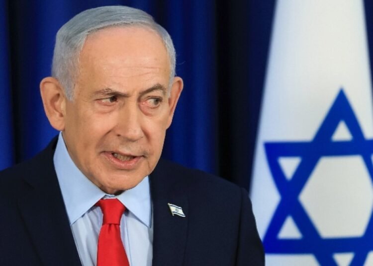 Netanyahu asegura que un piloto de Flydubai apuñaló a su compañero e intentó estrellar el avión