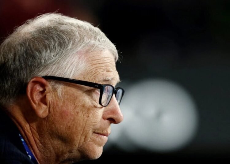Bill Gates lanza severa advertencia sobre los peligros de la inteligencia artificial sin control