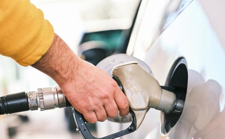 El precio del diésel se dispara casi un 70 % antes de impuestos por la guerra en Irán y los transportistas exigen ayudas urgentes