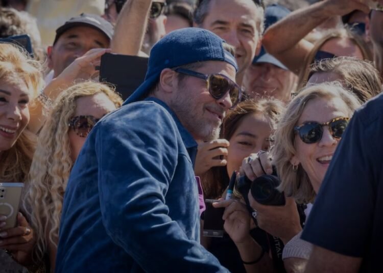 Brad Pitt causa furor en San Sebastián con su llegada para presentar Heart of the Beast