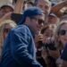 Brad Pitt causa furor en San Sebastián con su llegada para presentar Heart of the Beast