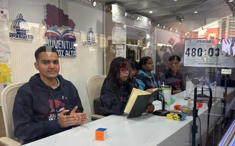 Jóvenes dominicanos logran histórica marca de 480 horas de lectura en voz alta para récord Guinness