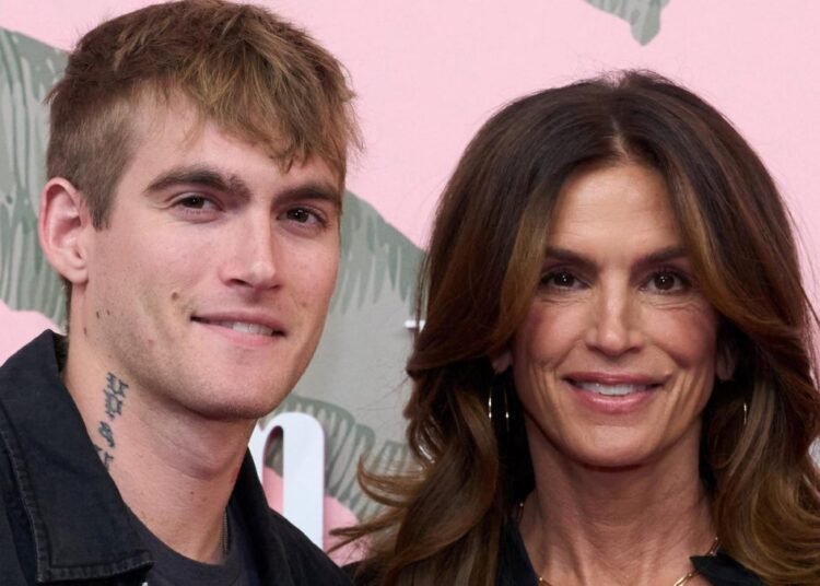 Muere Presley Gerber a los 27 años el hijo de Cindy Crawford en un centro de rehabilitacion