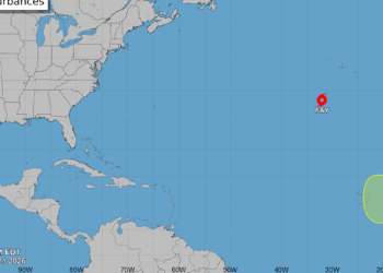 Tormenta tropical Fay se debilita en el Atlántico y el NHC confirma su trayectoria