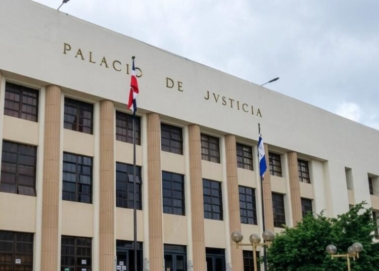 Prisión preventiva para red criminal internacional que drogaba a sus víctimas para robarles en Santo Domingo