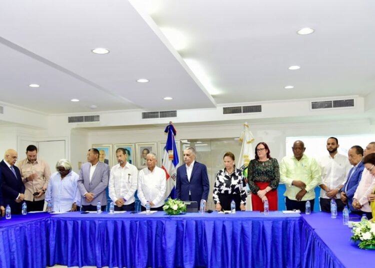 El PRD endurece su oposición al Gobierno y busca una gran alianza opositora para 2028