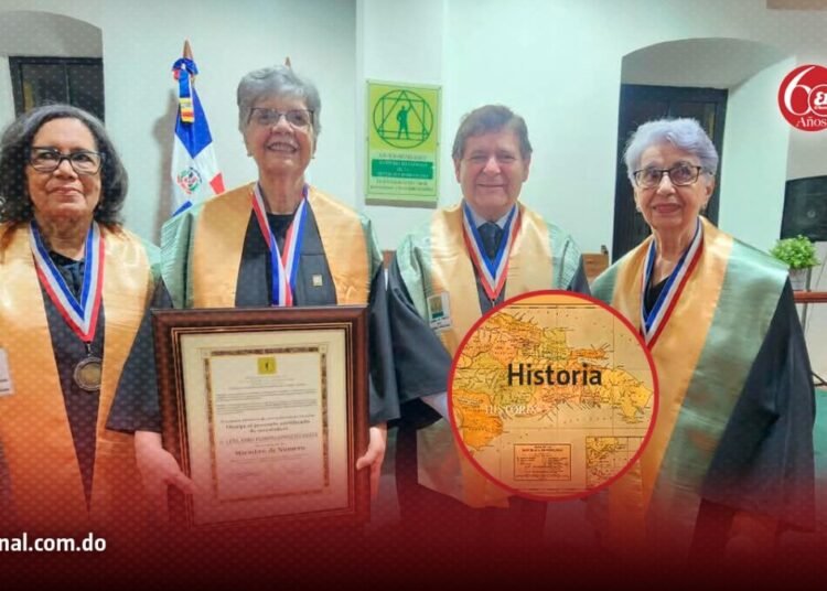 Historiadora María González es juramentada como miembro de número de la Academia de Ciencias