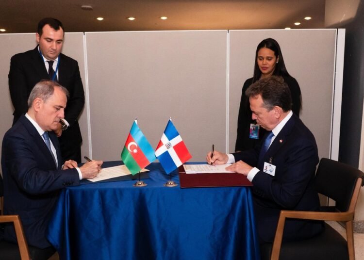 República Dominicana y Azerbaiyán firman acuerdo histórico que elimina el visado para pasaportes ordinarios