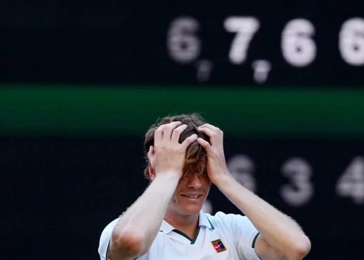 Jannik Sinner se retira del Abierto de China por una lesión de rodilla