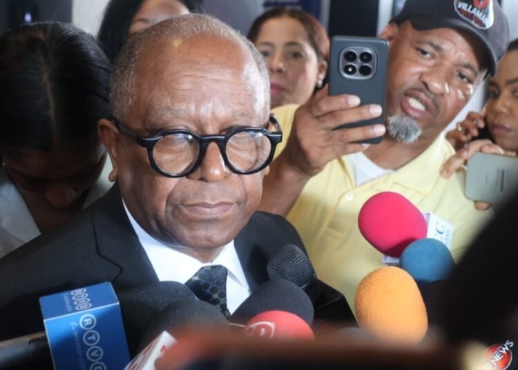 Abogado de Julián Oro Duro duda que el artista resista ver la cara de los acusados de matar a su esposa