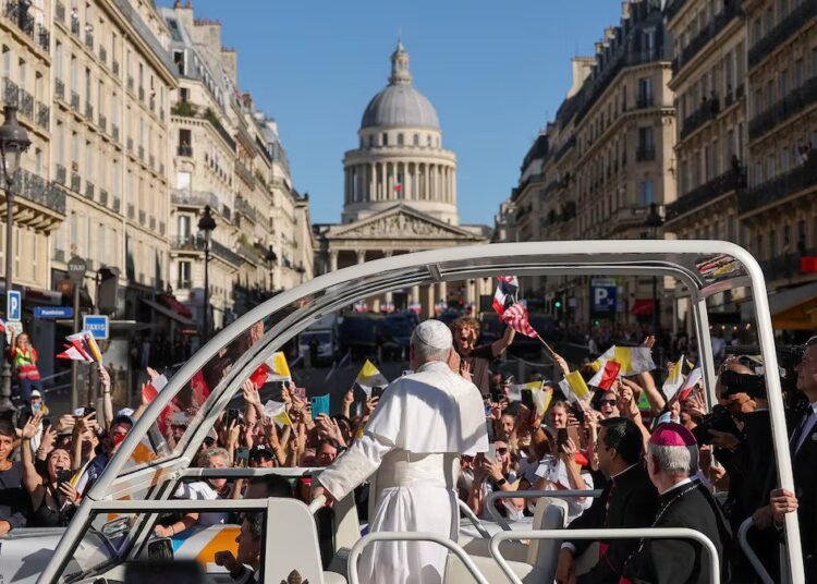 Multitudinaria misa del Papa León XIV en París durante su histórica visita a Francia