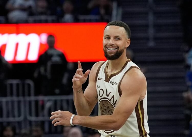 Stephen Curry renueva con los Golden State Warriors hasta 2028 en un contrato histórico